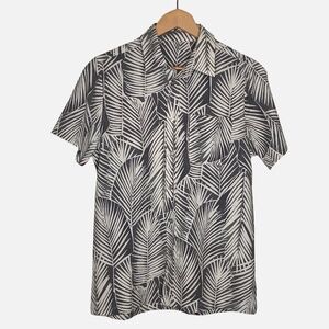 VUORI Bridge Button Down Short Sleeve Shirt